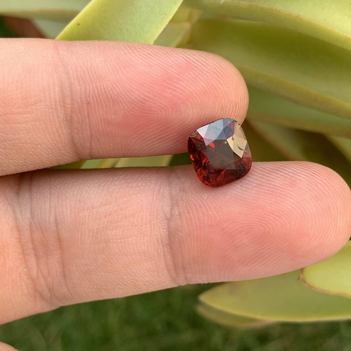 Natural Rhodolite Garnet Natural Rhodolite Garnet