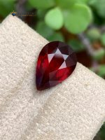 3.90 Carats Natural Rhodolite Garnet Gemstone Tanzania - Main View