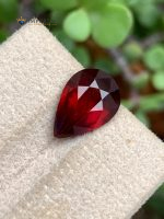 3.90 Carats Natural Rhodolite Garnet Gemstone Tanzania - Front View 1
