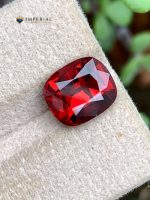 3.90 Carats Natural Rhodolite Garnet Gemstone from Tanzania - Video