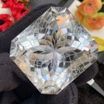 367.50 ct Natural Quartz VVS1 Pakistan Loose Gemstone