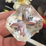 404.05 ct Natural Quartz Flawless Gemstone Pakistan