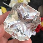 404.05 ct Natural Quartz Flawless Gemstone Pakistan