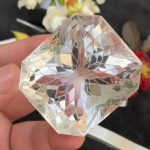 404.05 ct Natural Quartz Flawless Gemstone Pakistan