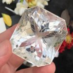 404.05 ct Natural Quartz Flawless Gemstone Pakistan