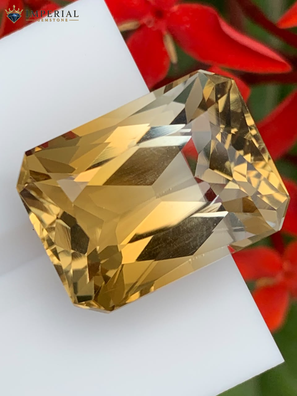 21.25 Carat Natural Bi-Color Citrine Brazil 21.25 Carat Natural Bi-Color Citrine Brazil