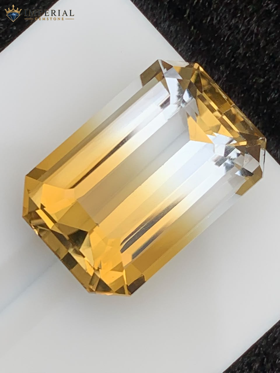21.60 Carat Natural Bi-Color Citrine Brazil 21.60 Carat Natural Bi-Color Citrine Brazil