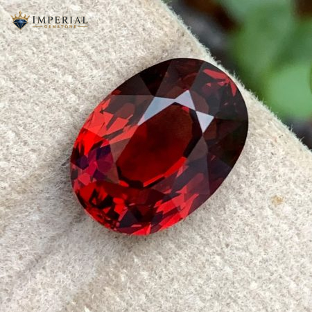 6.43 Ct AIG Certified Natural Malaya Garnet Oval Gemstone - Main View