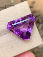 12.95 Carats Natural Amethyst Trillion Cut VVS2 from Brazil