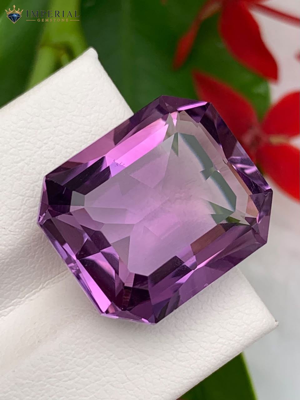 16.55 Carat Natural Amethyst Emerald Cut VVS1 from Brazil 16.55 Carat Natural Amethyst Emerald Cut VVS1 from Brazil