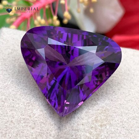 18.60 Carats Natural Amethyst Triangular Cut VVS2 Brazil
