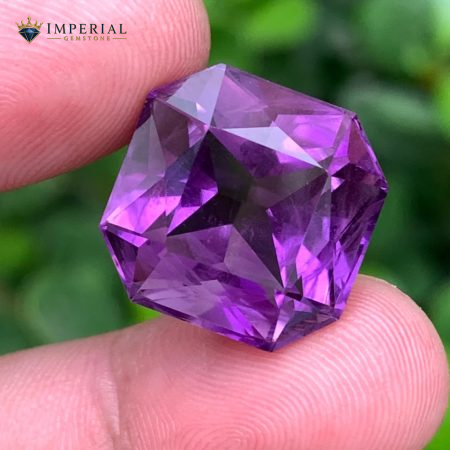 22.10 Carat Natural Amethyst Square Laser Cut VS2 Brazil
