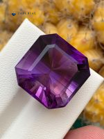 22.85 Carats Natural Amethyst Emerald Cut VVS2 from Brazil