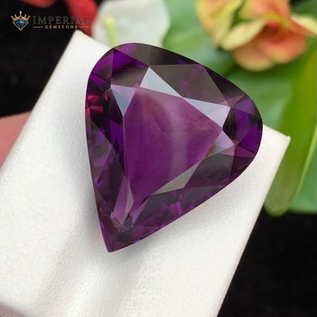 29.30 Carats Natural Amethyst Triangle Shape VVS1 Brazil