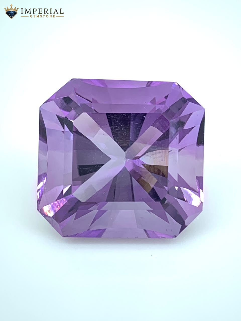 37.60 Carats Natural Amethyst Octagon Cut VVS2 from Brazil 37.60 Carats Natural Amethyst Octagon Cut VVS2 from Brazil - Front View