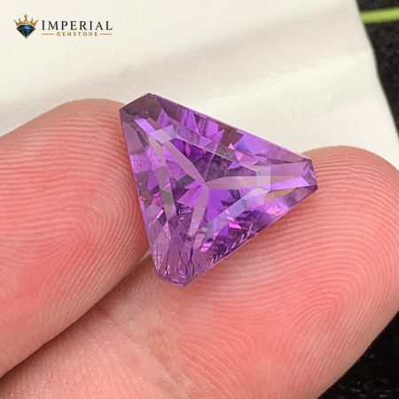 7.60 Carats Natural Amethyst Trillion Cut VS1 from Brazil