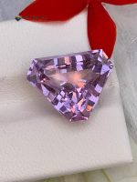 7.65 Carats Natural Amethyst Trillion Cut SI1 from Brazil