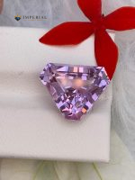 7.65 Carats Natural Amethyst Trillion Cut SI1 from Brazil