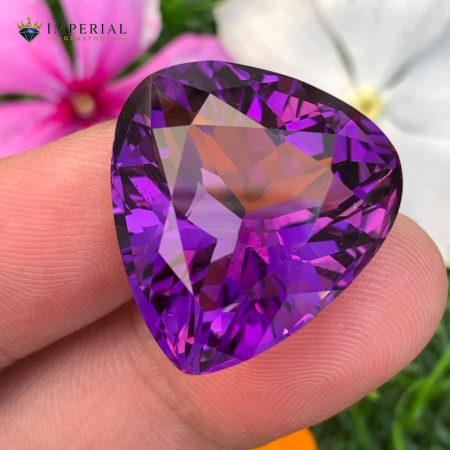 33.70 Carat Natural Amethyst Trillion Cut VVS1 from Brazil