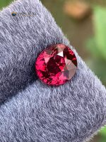 4.10 Carat Natural Rhodolite Garnet Oval Cut VS1 Tanzania - Front View 2