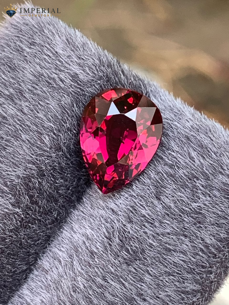 4.20 Carat Natural Rhodolite Garnet Pear Shape VS1 Tanzania 4.20 Carat Natural Rhodolite Garnet Pear Shape VS1 Tanzania - Front View 1