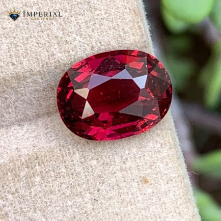 4.36 Carats Certified Natural Rhodolite Garnet Tanzania - Main View