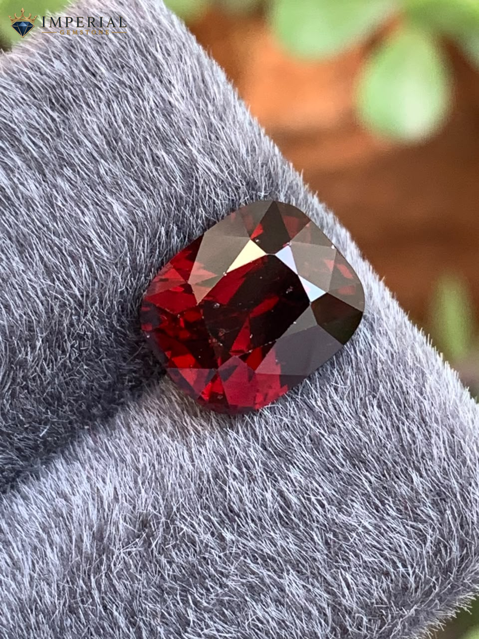4.50 Carat Natural Almandine Garnet Cushion Cut Tanzania 4.50 Carat Natural Almandine Garnet Cushion Cut Tanzania - Main View 1