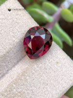 4.50 Carat Natural Rhodolite Garnet Pear Cut VS1 Tanzania - Video