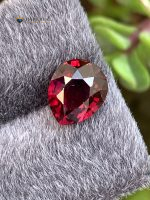 4.50 Carat Natural Rhodolite Garnet Pear Cut VS1 Tanzania - Front View 2
