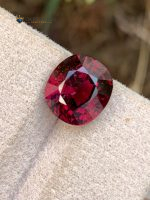 4.70 Carat Natural Rhodolite Garnet Oval Cut VS1 Tanzania - Main View
