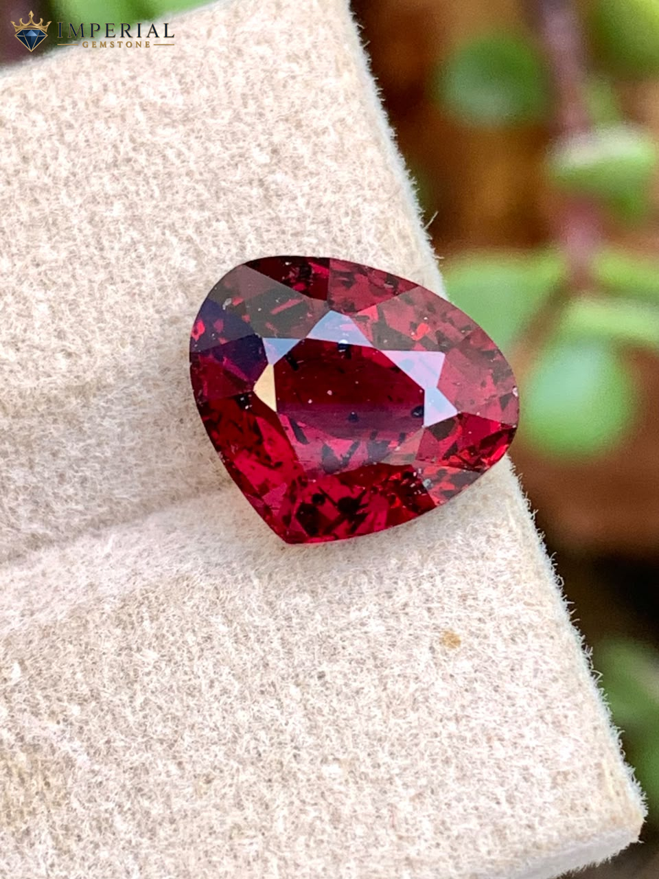 5.10 Carat Natural Rhodolite Garnet Heart Shape SI1 Tanzania 5.10 Carat Natural Rhodolite Garnet Heart Shape SI1 Tanzania - Main View 1