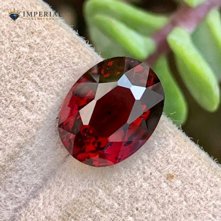 Natural Almandine Garnet 5.20 Carat Oval Cut VS1 Loose Gemstone From Mahenge, Tanzania - Main View