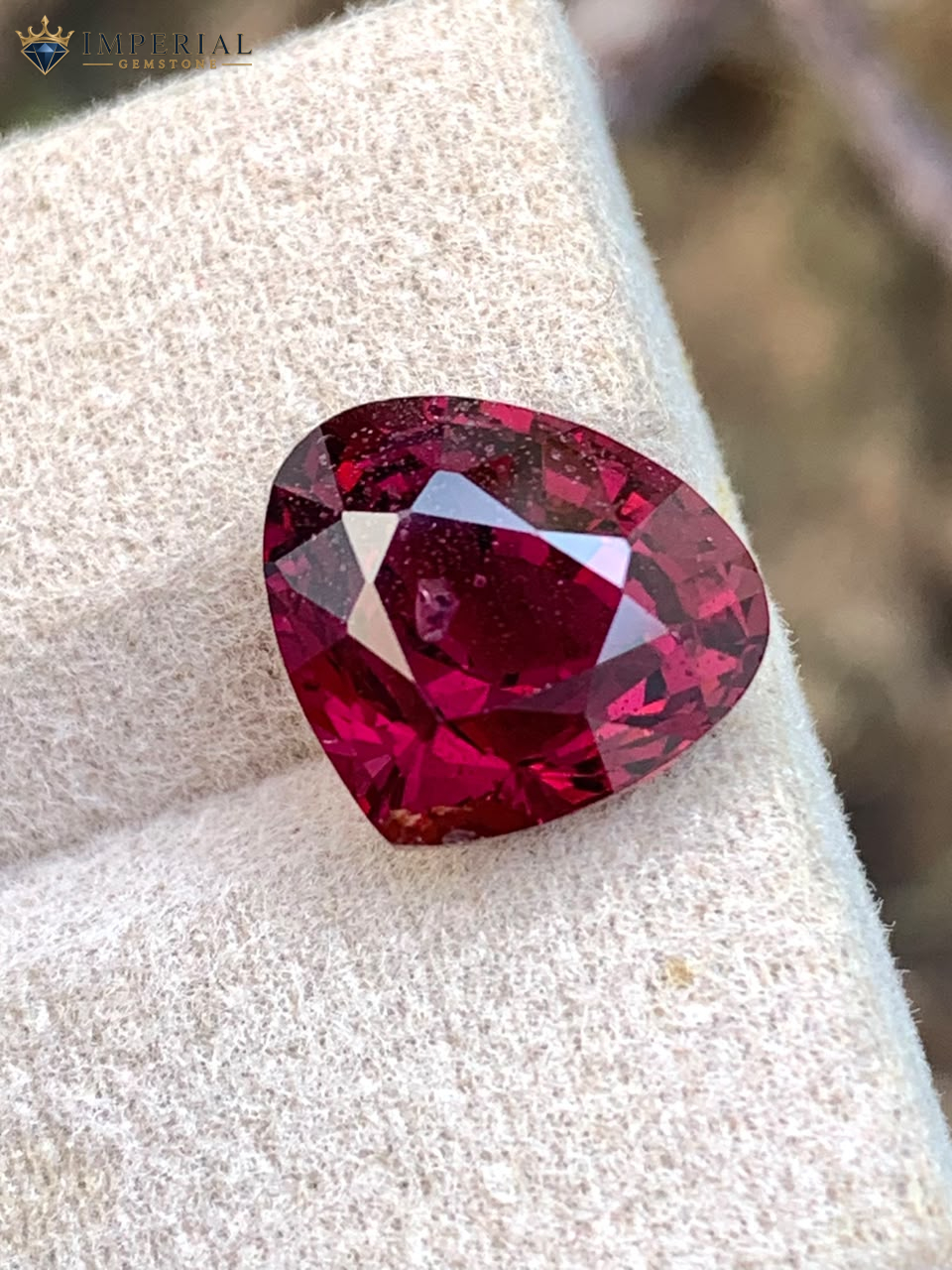 6.05 Carat Natural Rhodolite Garnet Heart Shape SI1 Tanzania 6.05 Carat Natural Rhodolite Garnet Heart Shape SI1 Tanzania - Main View 1