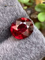 6.47 Carats Certified Natural Rhodolite Garnet Oval Tanzania - Main View