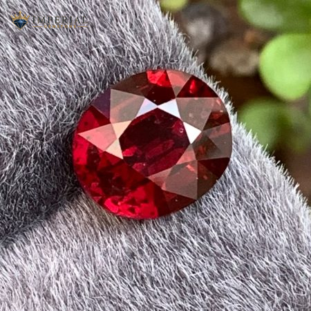 6.47 Carats Certified Natural Rhodolite Garnet Oval Tanzania - Main View