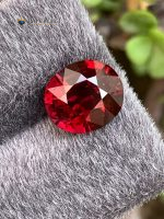 6.47 Carats Certified Natural Rhodolite Garnet Oval Tanzania - Video